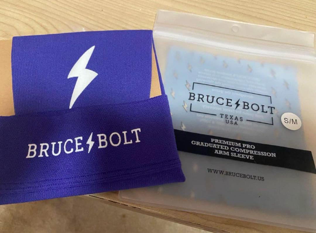 【美品現行モデル】ブルースボルトBruce Bolt アームスリーブ 紫 S/M