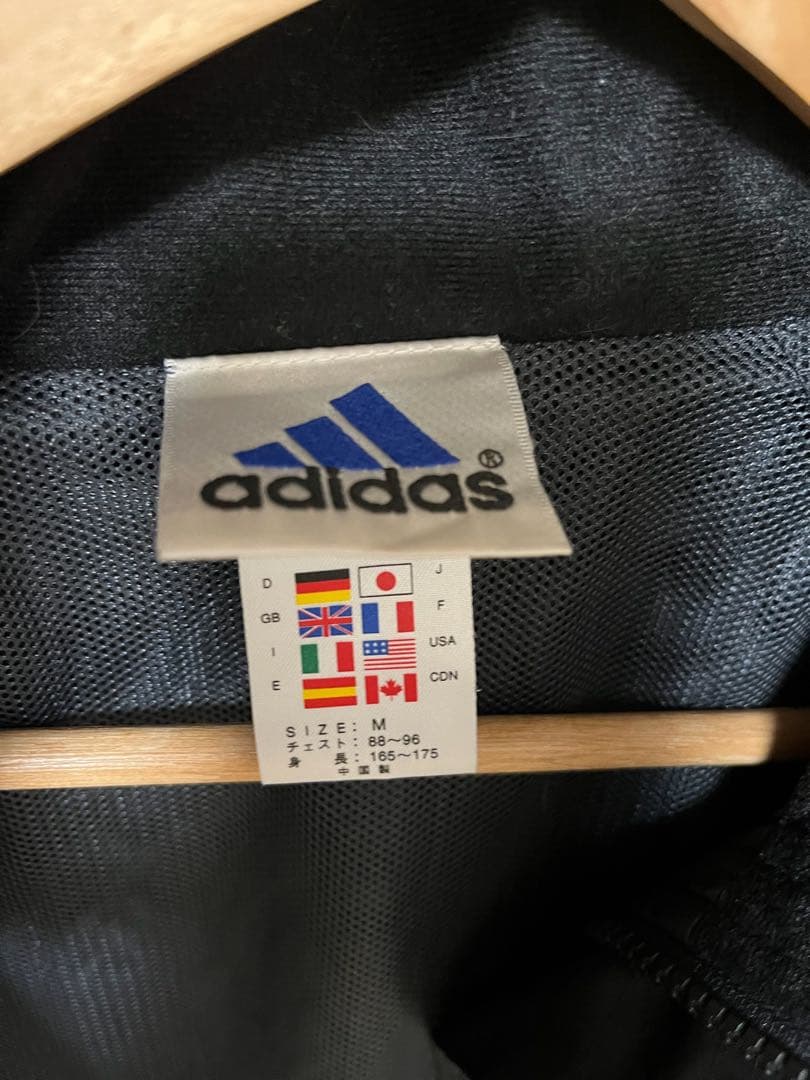 adidas ウインドブレーカー 上下セット ブラック レッド フード収納 M