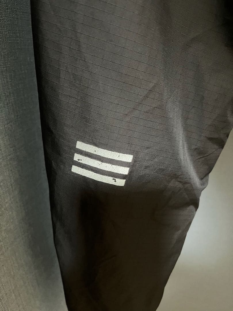 adidas ウインドブレーカー 上下セット ブラック レッド フード収納 M