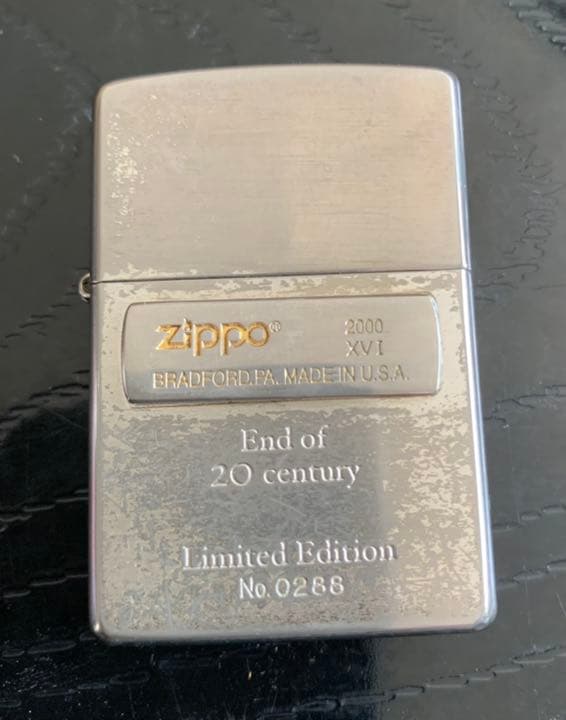 ビンテージジッポー2000年記念ライター&灰皿セット。ライターは使用しています。