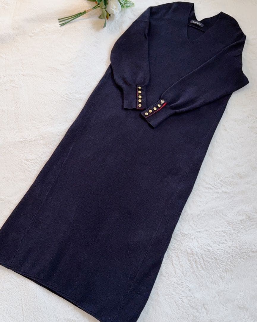 【美品】アンコキーヌ カシミヤ入り刺繍Vニット ロングワンピース 蜂 ハニー