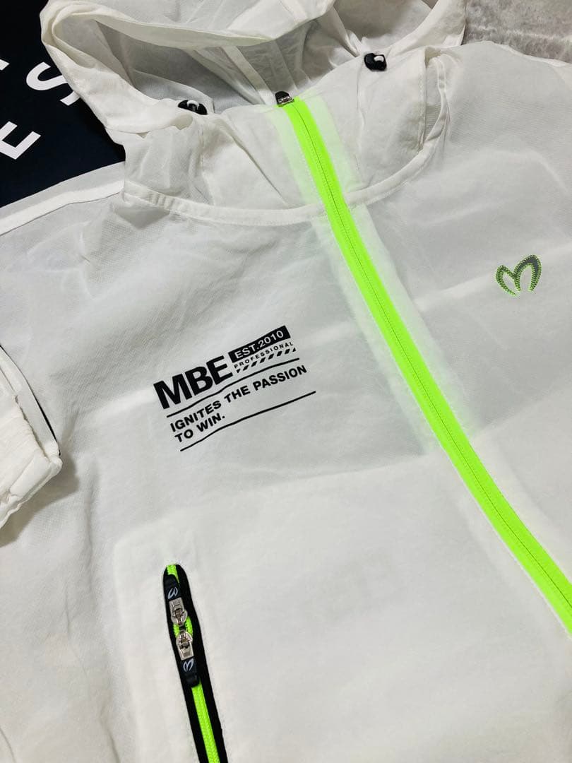 新品 パーリーゲイツ マスターバニー ドビーストレッチ ブルゾン(6)LL/白