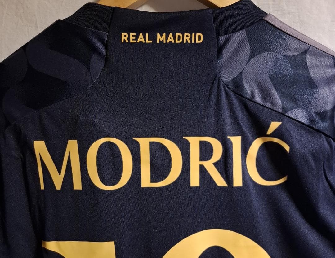 レアルマドリード 23-24 レプリカユニフォーム アウェイ 10.モドリッチ