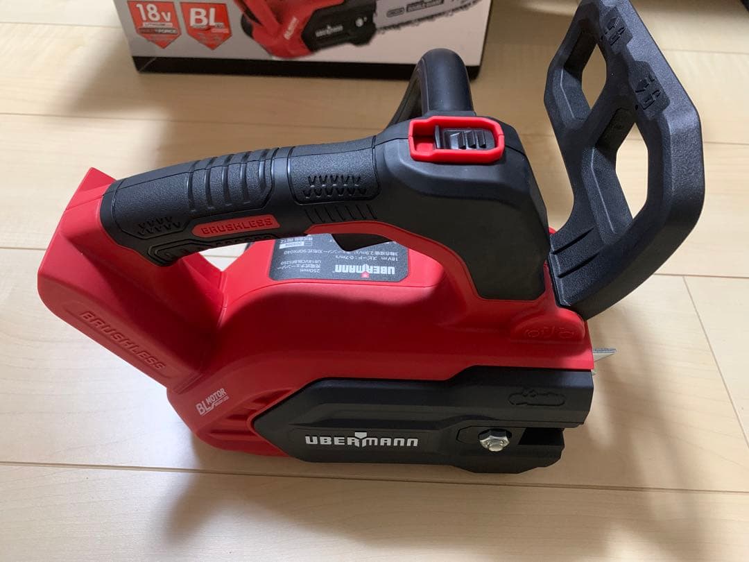 ウーバマン　充電式チェーンソー　250mm