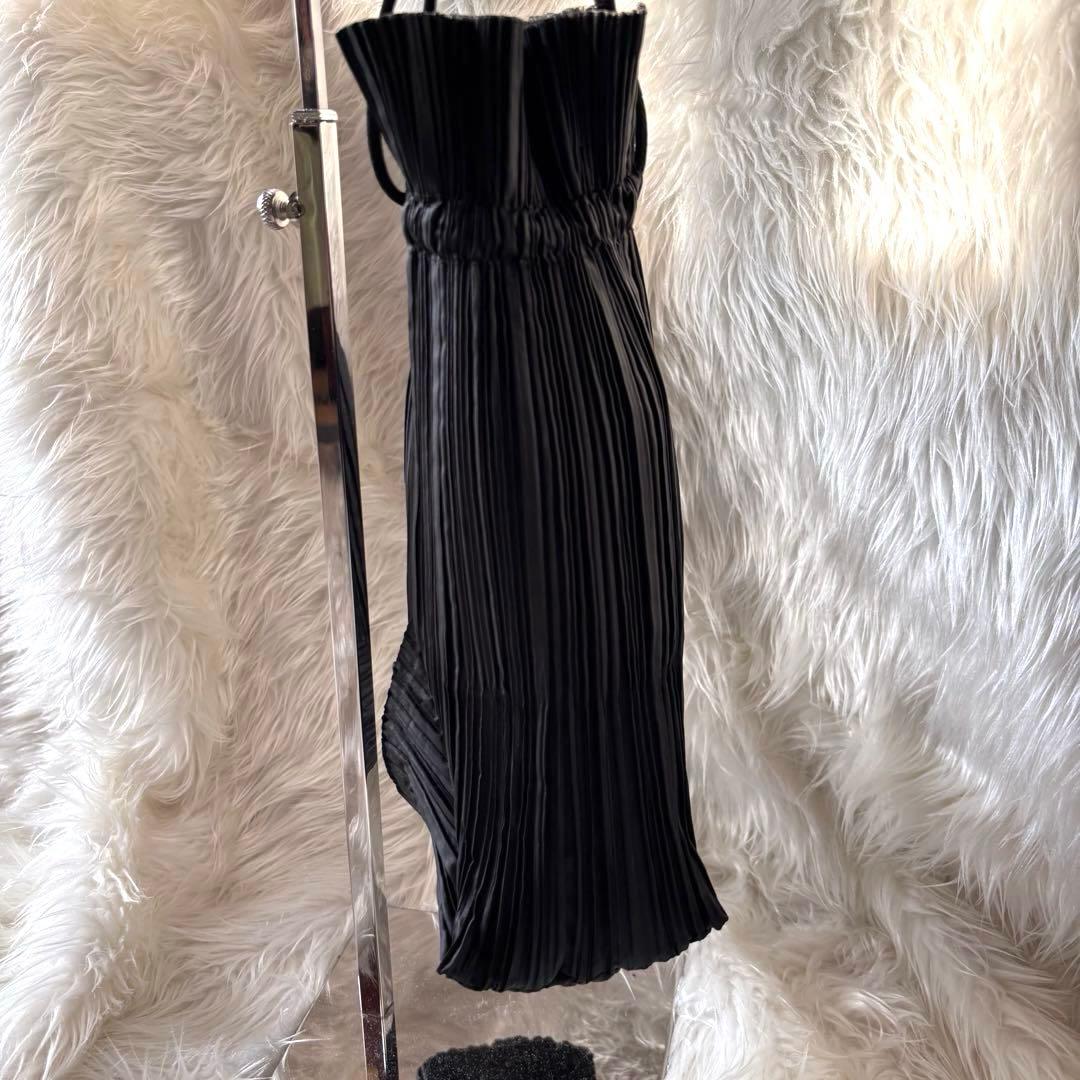 プリーツプリーズイッセイミヤケ 巾着ポーチ リバーシブル グレー ブラック