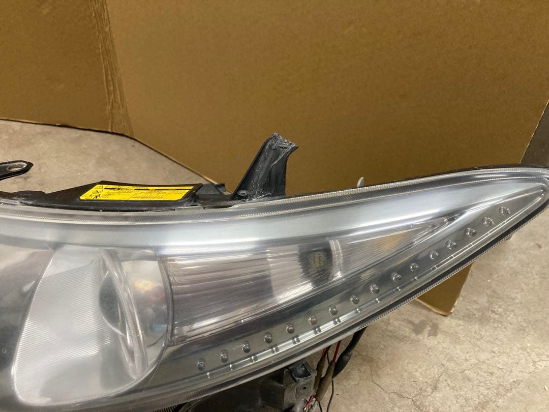 値下げ大歓迎！50 エスティマ　純正ヘッドライト　訳あり　ジャンク　みず