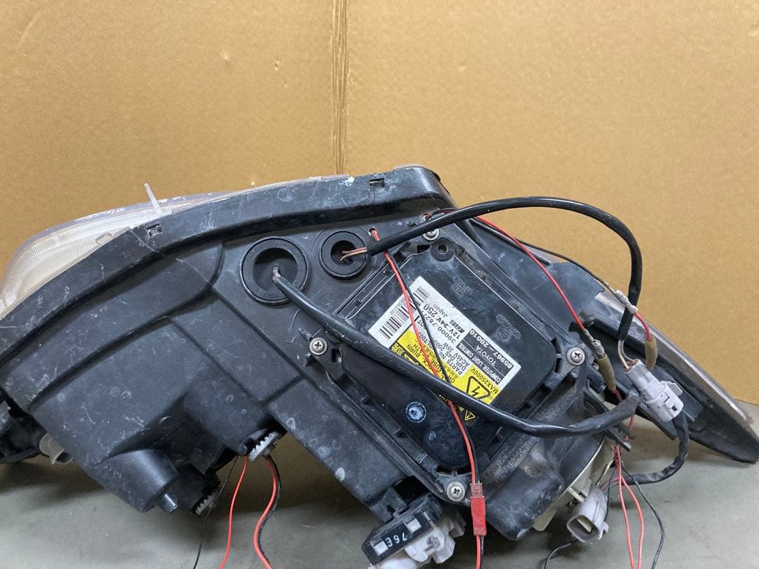 値下げ大歓迎！50 エスティマ　純正ヘッドライト　訳あり　ジャンク　みず