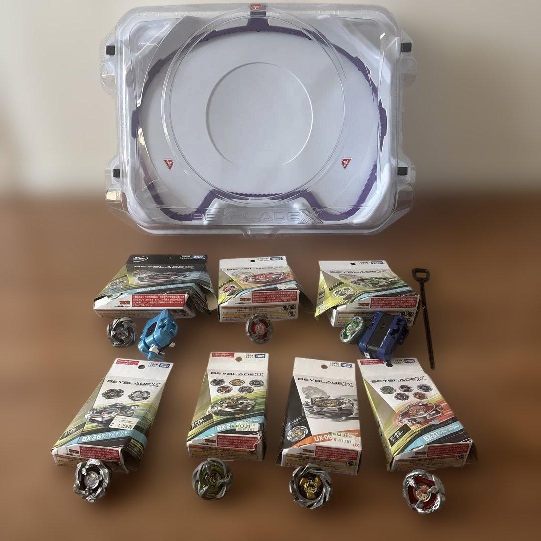 リ*パ様 ベイブレード X ３人用スタジアム　ベイ7個　ランチャー3個セット