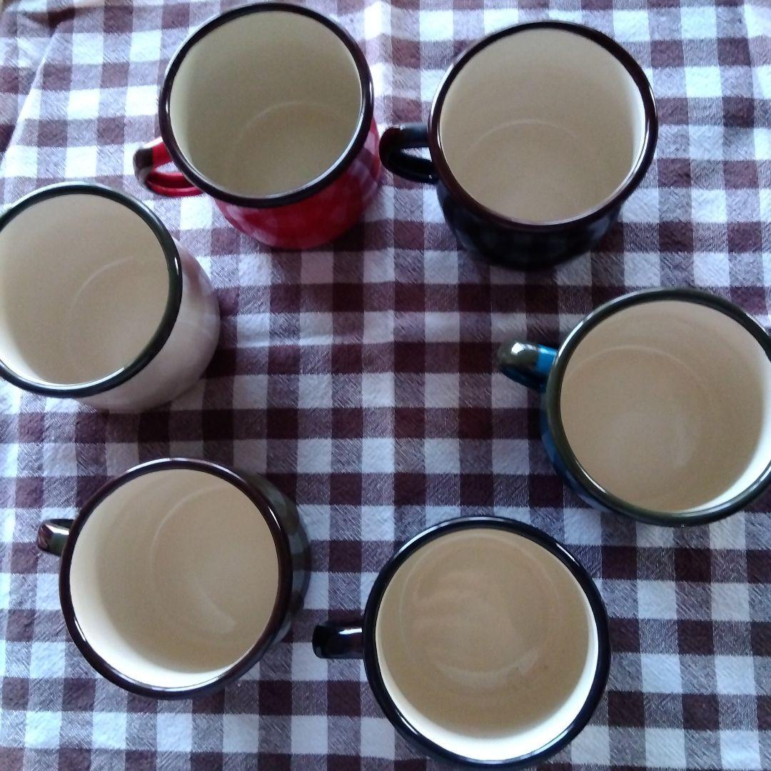 エマリアオルクシュ　emalia oLkusu マグカップ