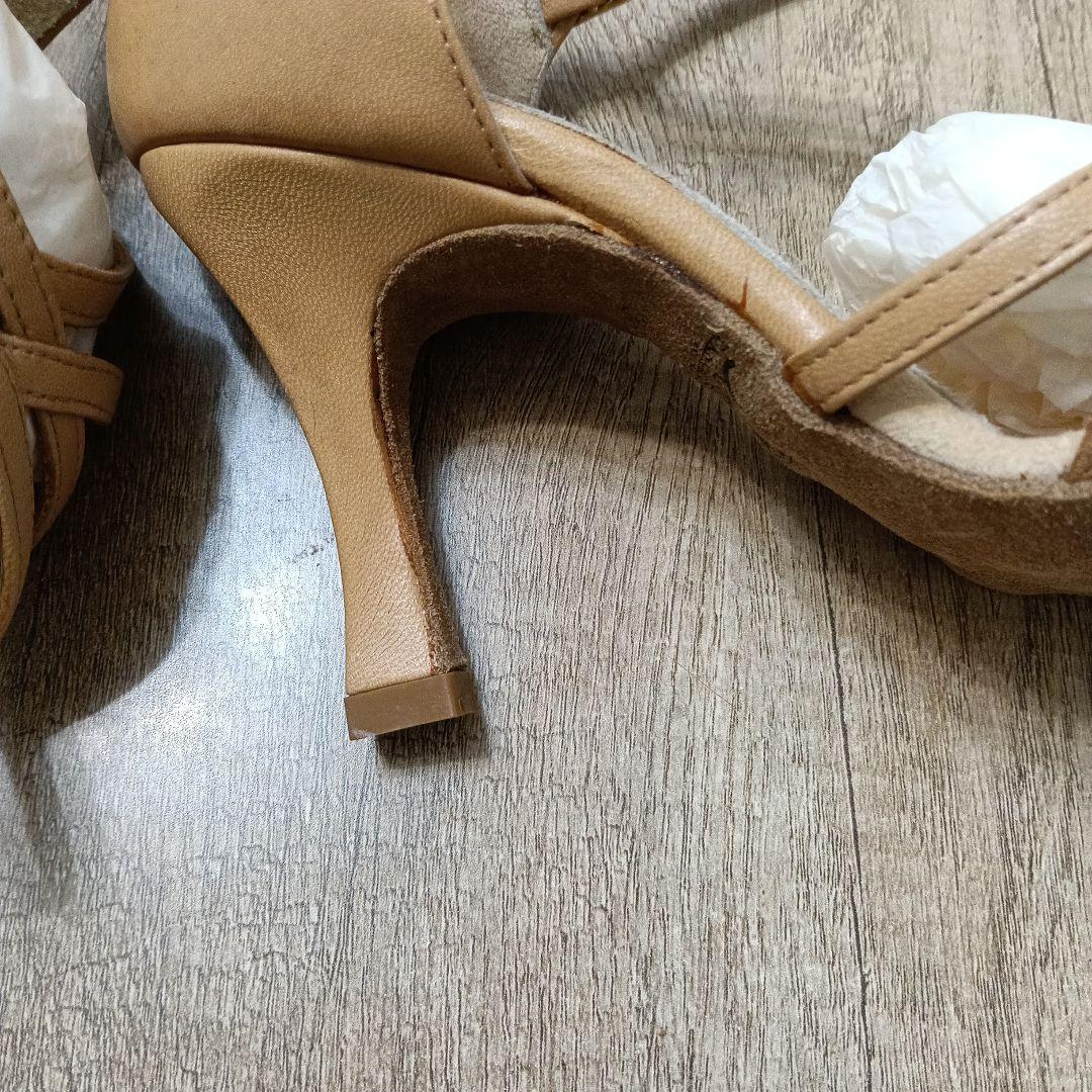 ベージュ レザー ストラップ付きヒールシューズ イタリア製 ３６サイズ