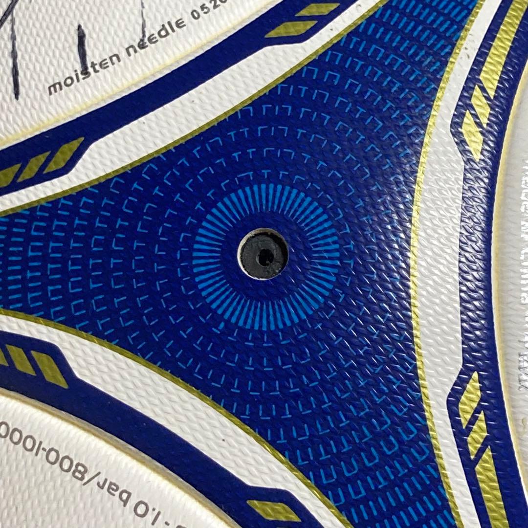 サガン鳥栖、2012年ホーム最終戦浦和戦の試合球に23人の方の　サインボール