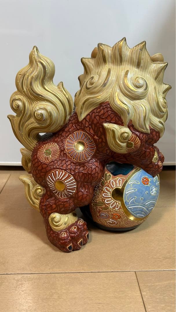 玉乗り獅子　九谷焼　シーサー　狛犬　置物 玄関 風水 開運 縁起物　厄除け