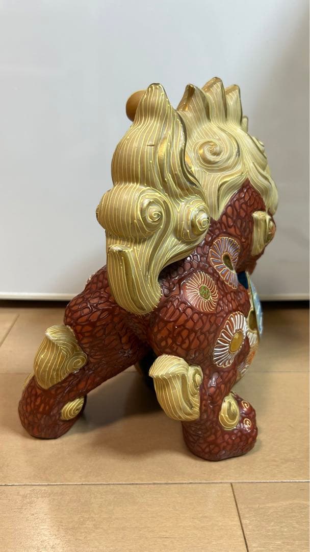 玉乗り獅子　九谷焼　シーサー　狛犬　置物 玄関 風水 開運 縁起物　厄除け