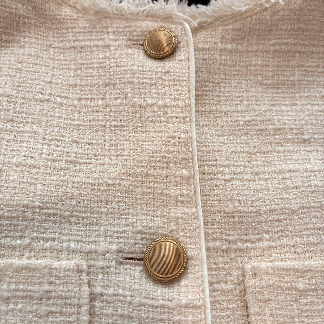 グリーンレーベルリラクシング ツイード フリンジ ベスト 麻混 金ボタン 白