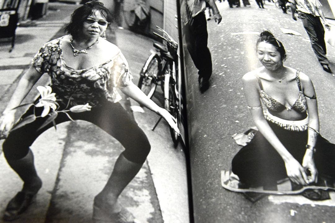 【Hot Dog： 新宿 1999-2000 渡辺克巳写真集】　★サイン入り