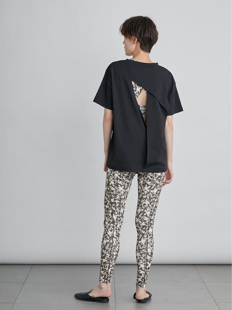 エミヨガ新品紙タグ付き2点セット❗️ボタニカル柄レギンス&バックデザインロゴTEE