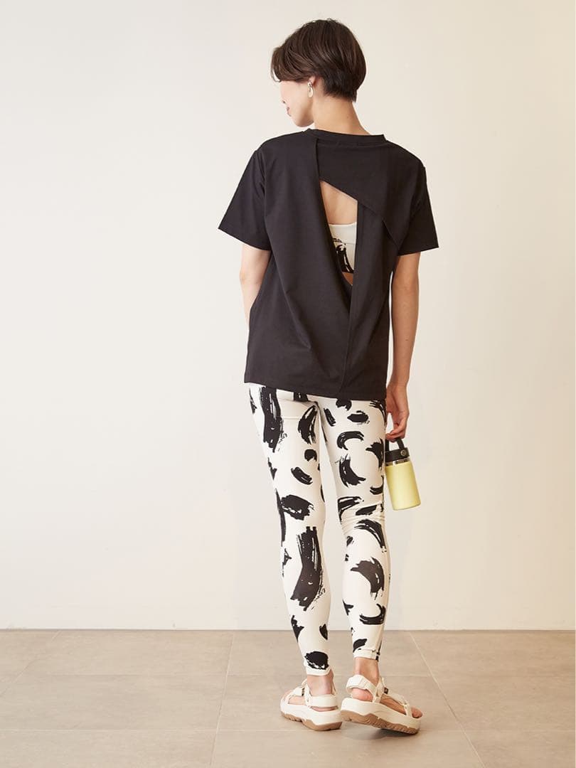 エミヨガ新品紙タグ付き2点セット❗️ボタニカル柄レギンス&バックデザインロゴTEE