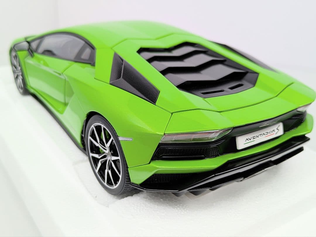 ミニカー 1/18 オートアート ランボルギーニ アヴェンタドール S グリーン