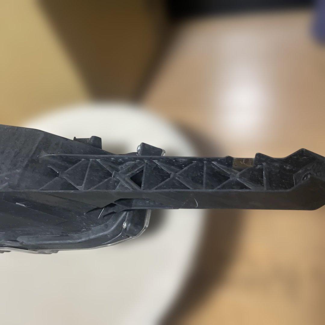 10系レクサスNX300左中古フォグランプ81220-78020