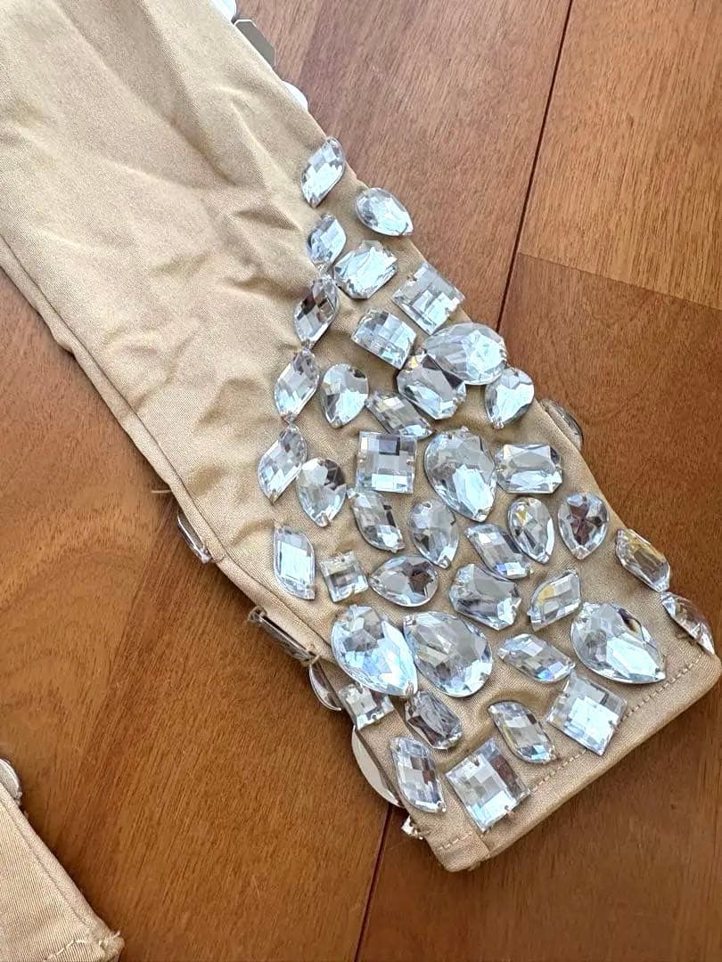 クリスタル装飾 ベージュ ボディスーツ　腰巻きレース付き