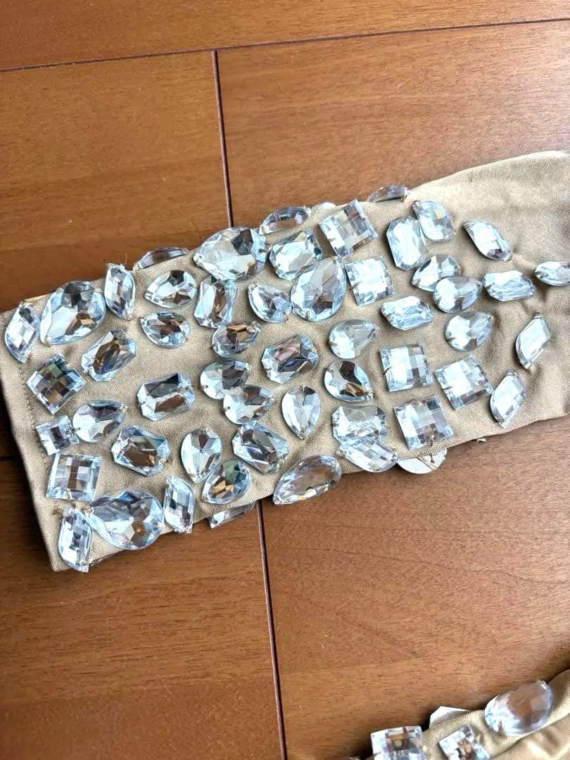 クリスタル装飾 ベージュ ボディスーツ　腰巻きレース付き