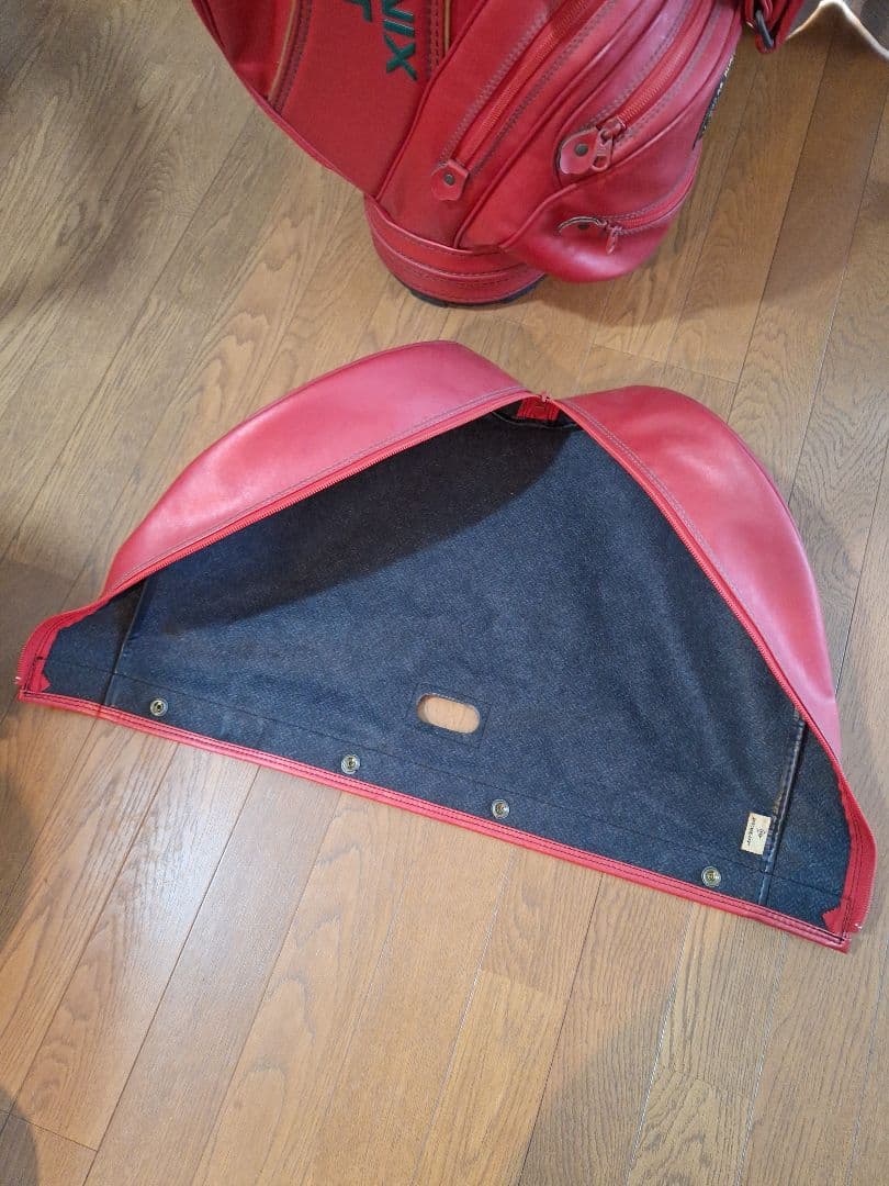 ⭐ダンロップフェニックストーナメント赤のキャディーバックになります。