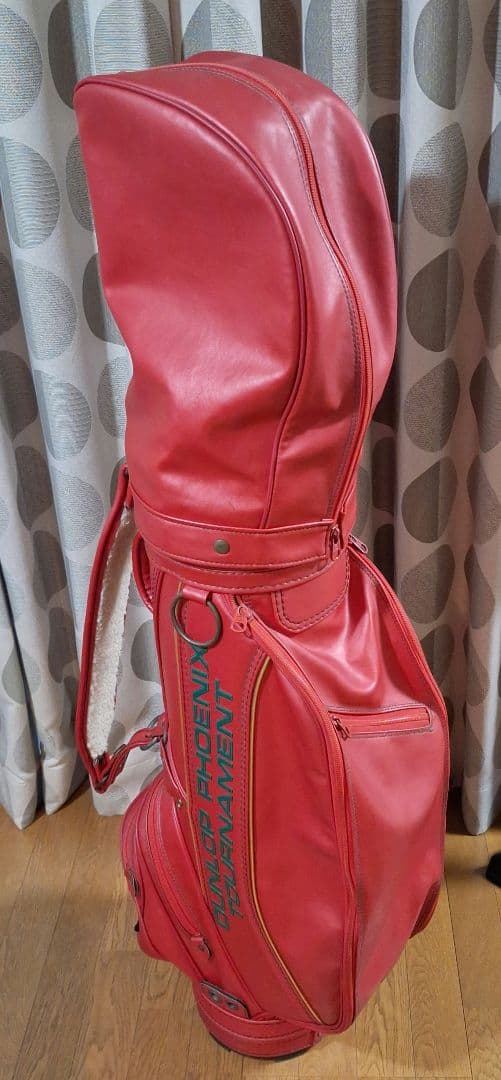 ⭐ダンロップフェニックストーナメント赤のキャディーバックになります。