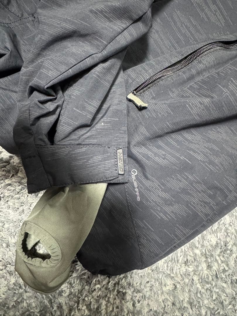 スノーボードウェアセット（ジャケット・パンツ）