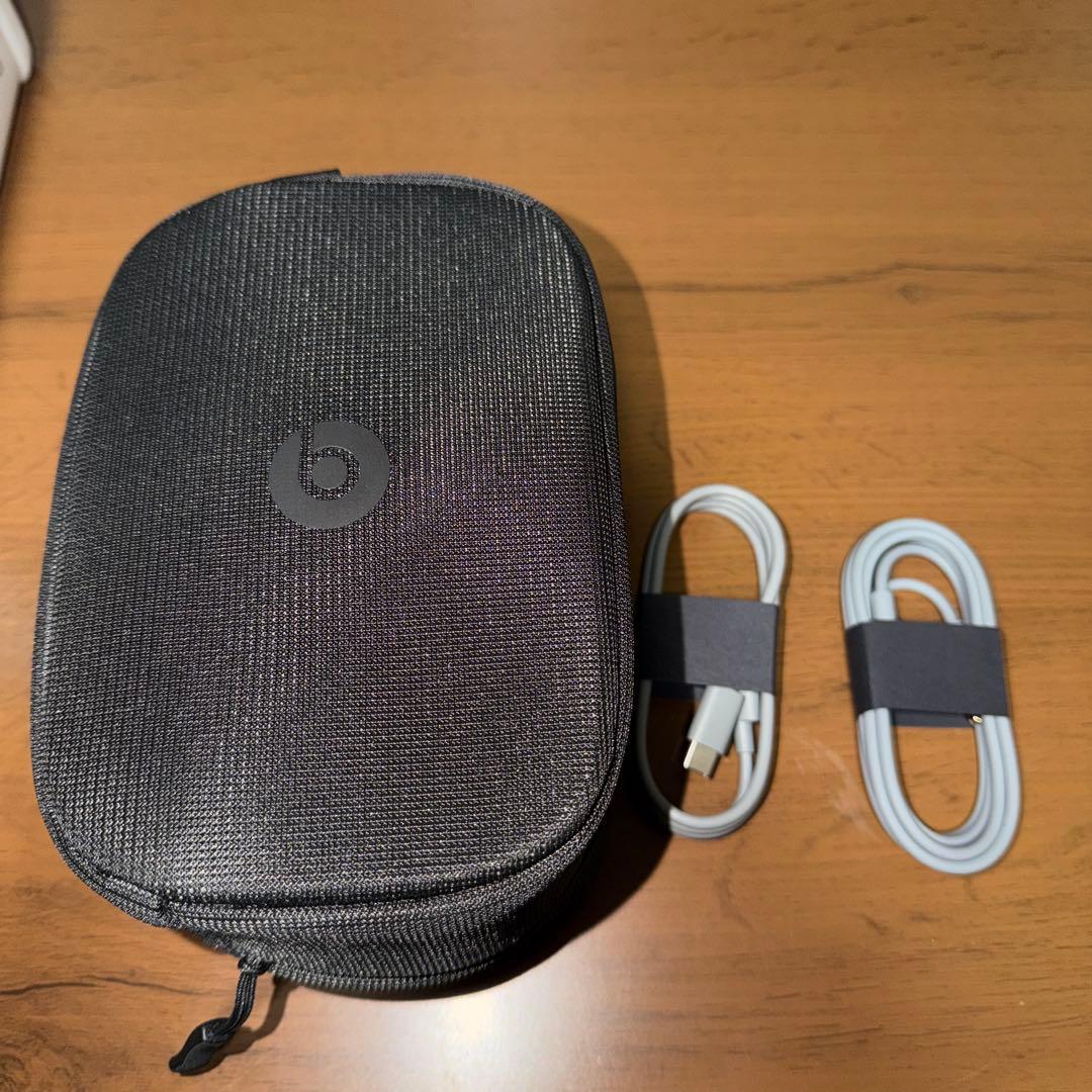 Beats Studio Pro ブラック