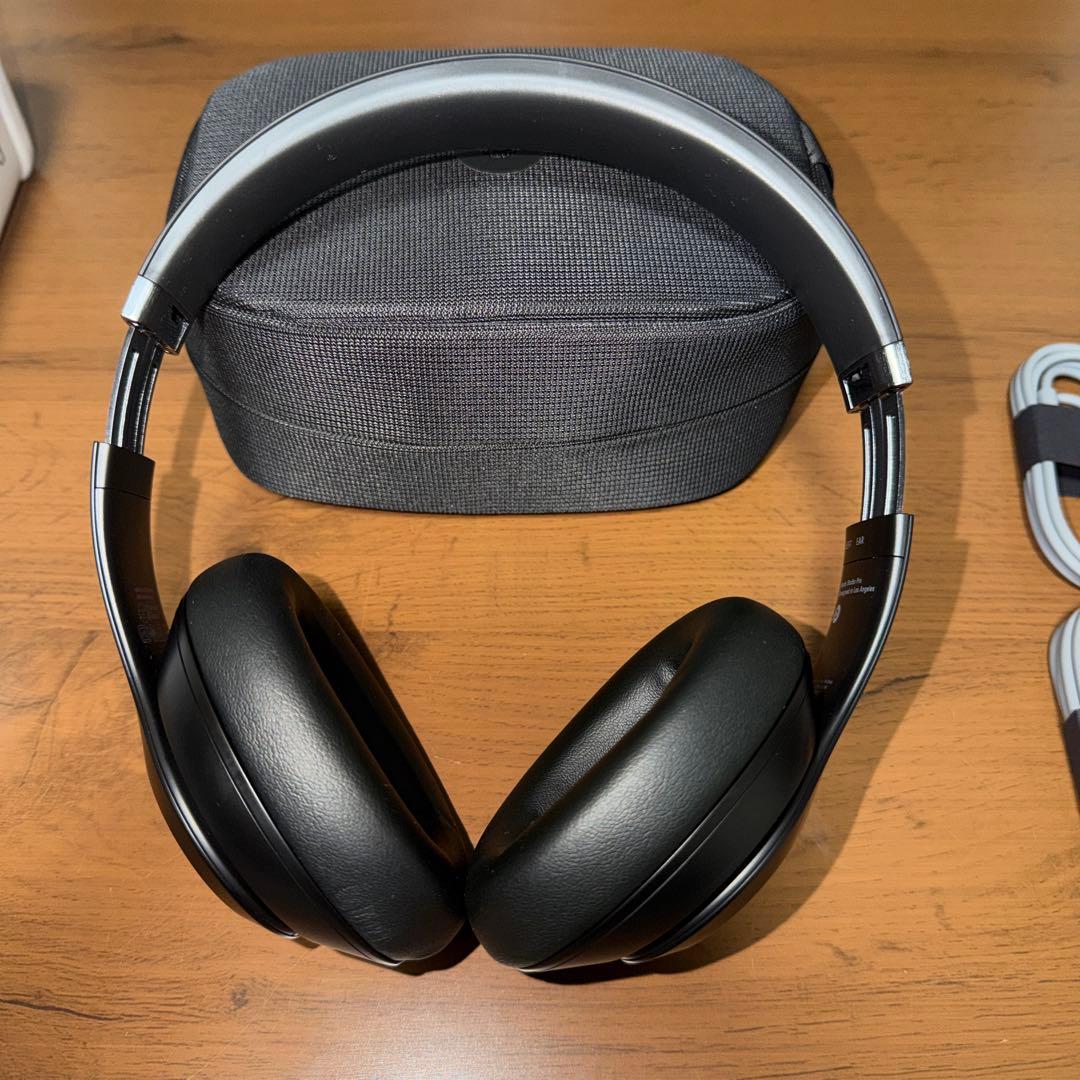 Beats Studio Pro ブラック