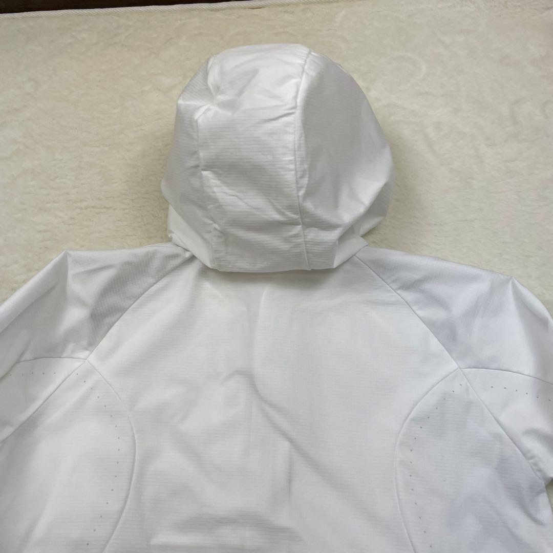 未使用級　PEARLY GATES 薄手　フード付きジャケット ホワイト　春夏