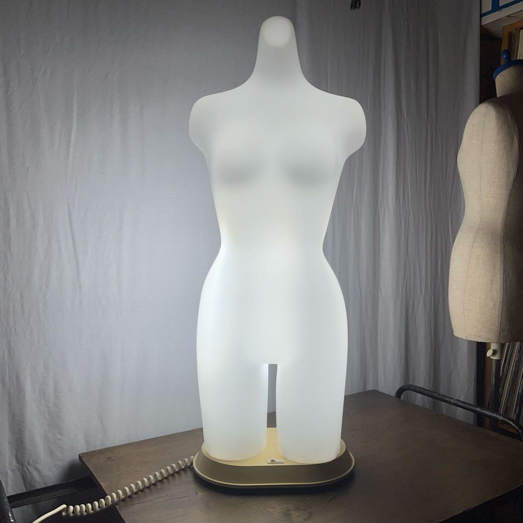 ライト照明付き◾️マネキン トルソー 店舗什器 間接照明 ディスプレイ 女性像