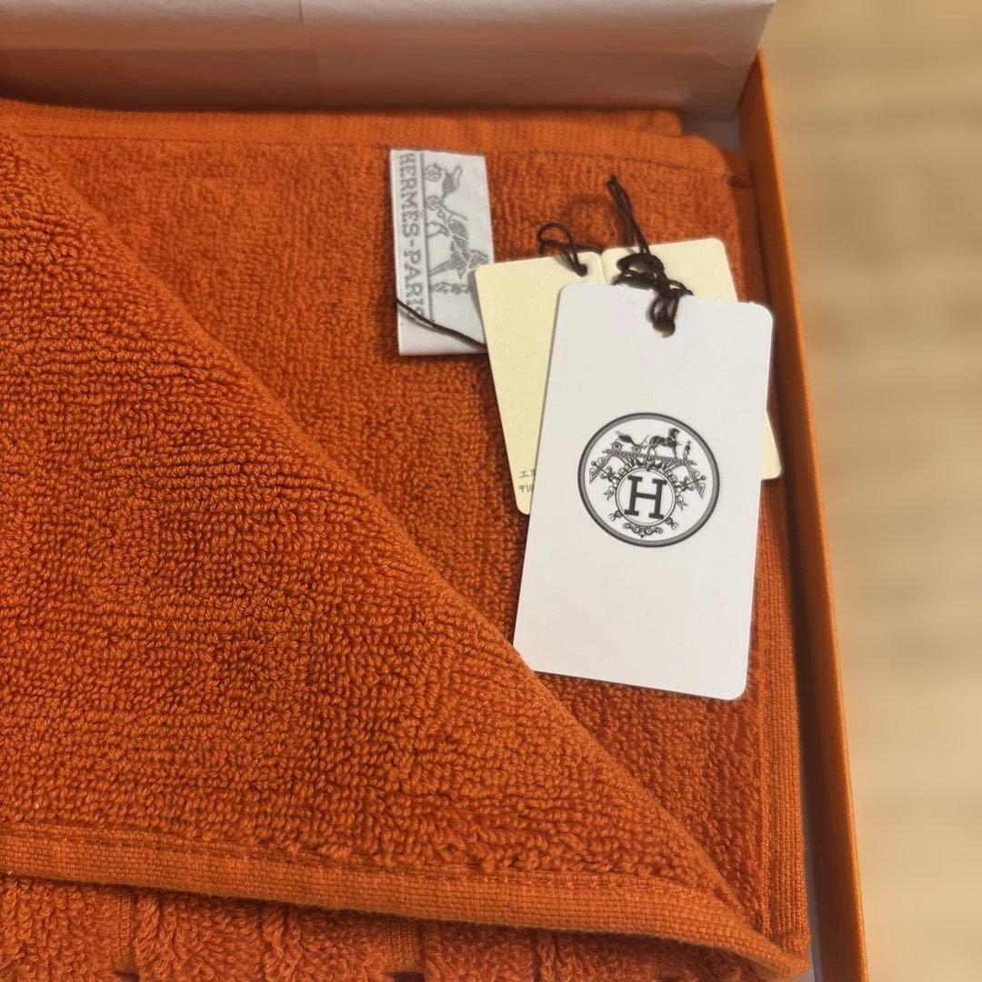 HERMÈS オレンジ タオルハンカチ