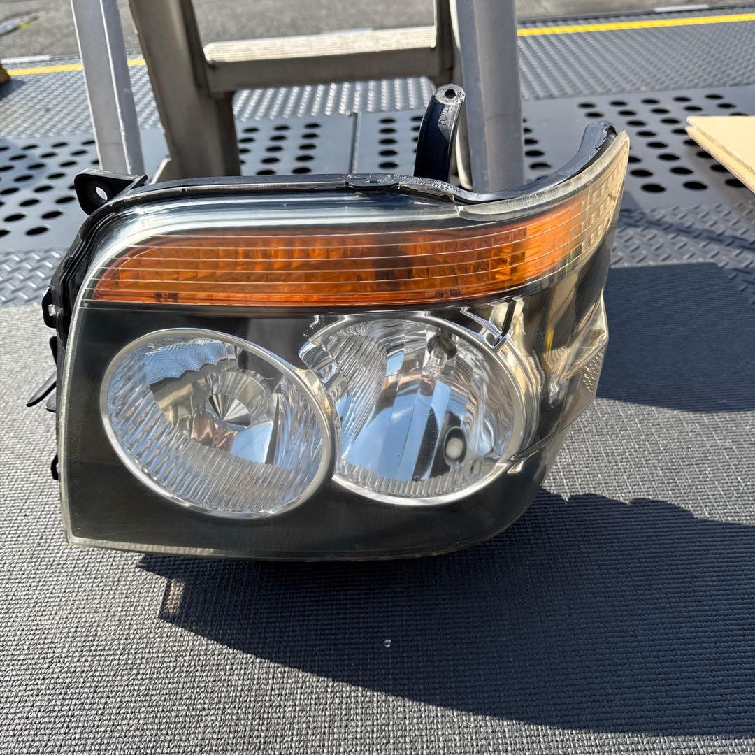 ダイハツ　アトレーワゴン　ヘッドランプ　ヘッドライト　左右セット　中古品