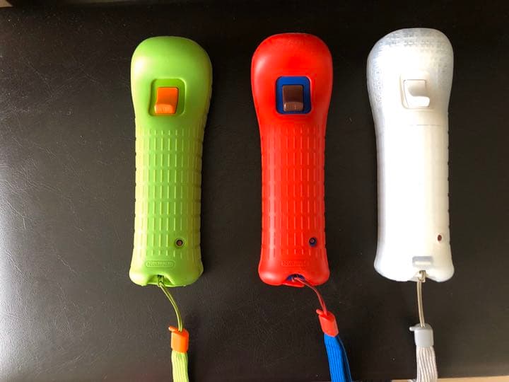 Wii uリモコン＋カバー＋ストラップ