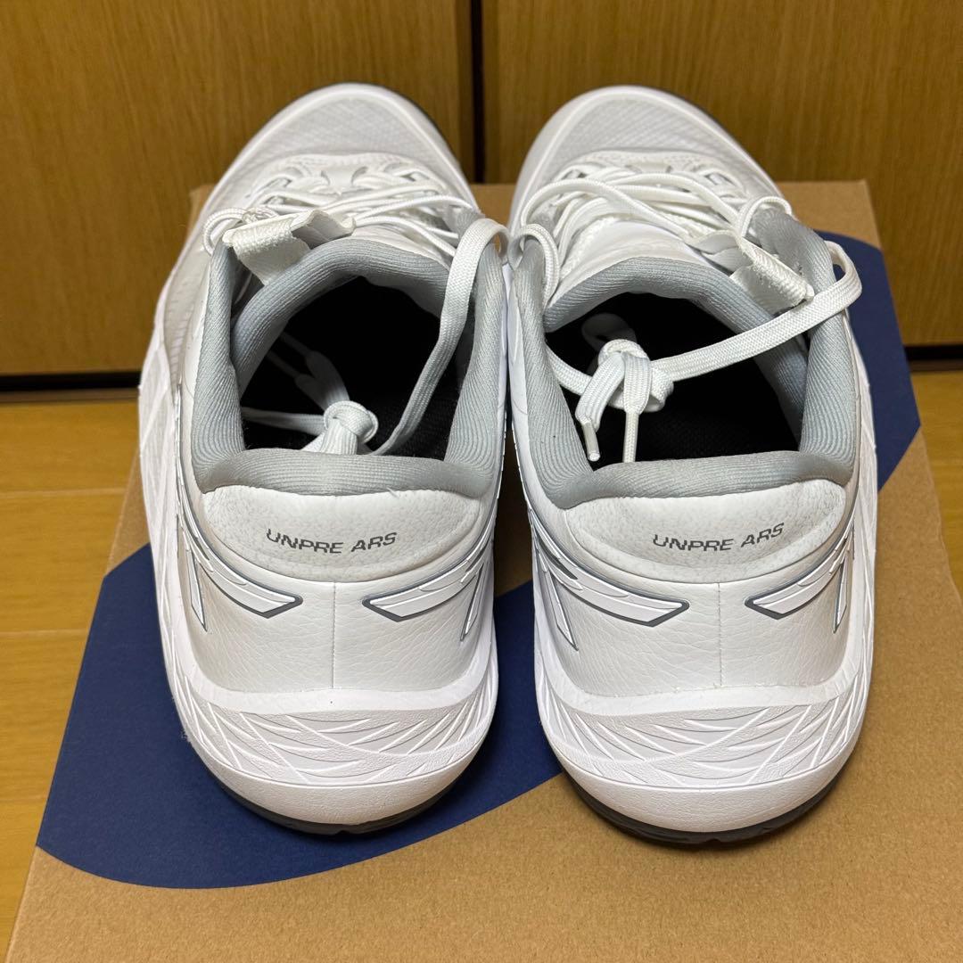 アシックス　アンプレアルス2low 25.5cm ホワイト/グレー