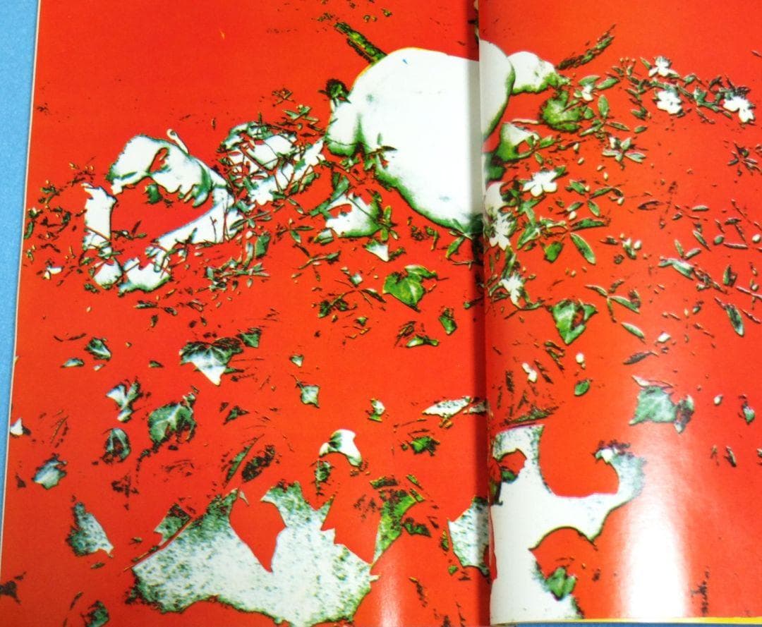 三島由紀夫　自決直後特集号　週刊誌6冊　月刊誌１冊　PR誌１冊　８冊セット