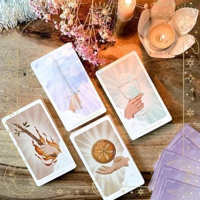 【正規品タロットカード】入手困難✨ドイツ発の美しくラグジュアリーなデッキ✨金縁