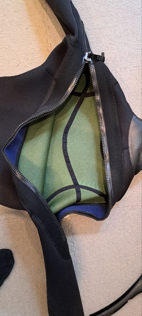 しろ様！美品　リフス　ドライスーツ　170ー58kg