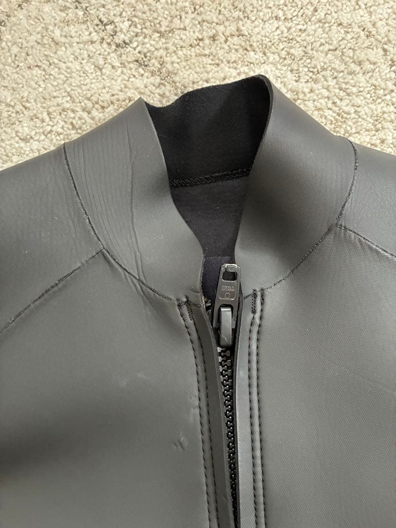 BREAKER OUT ブラックウェットスーツ