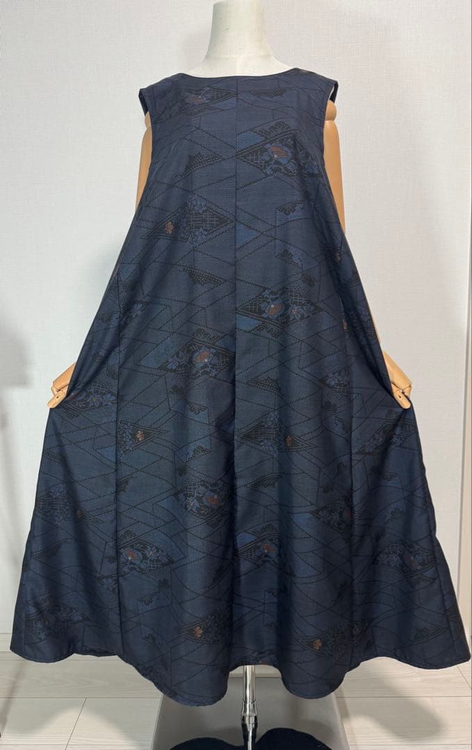 着物リメイク　大島紬ロングフレアワンピース（後ろVネック）着丈122㎝