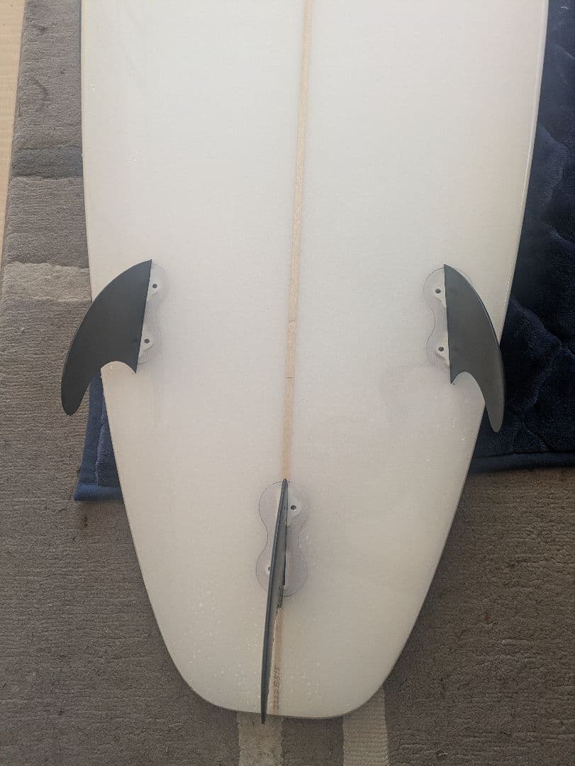 ビギナーの方にもおすすめ！サーフボード　ミッドレングス　6.8×21×29