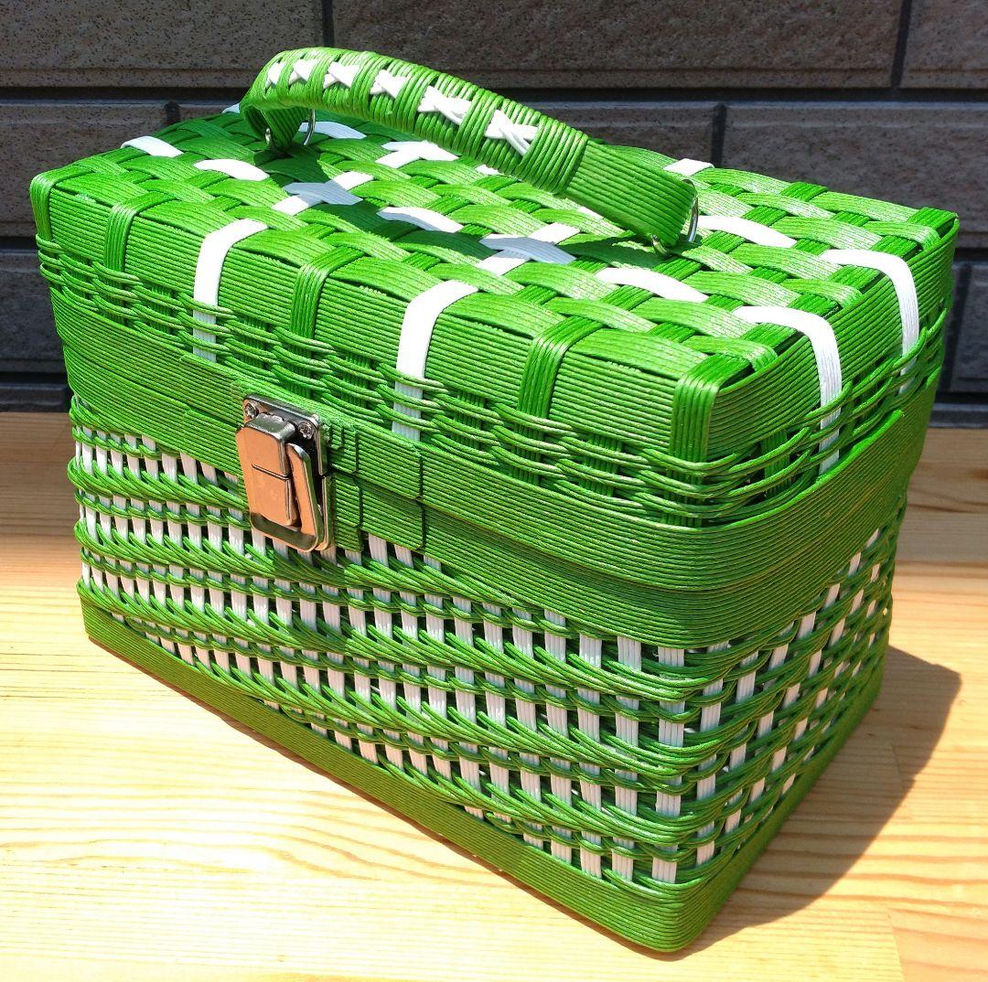 専用　透かし模様(緑色系)クロスステッチ(紫色×薄紫色)らせん模様(新緑色)