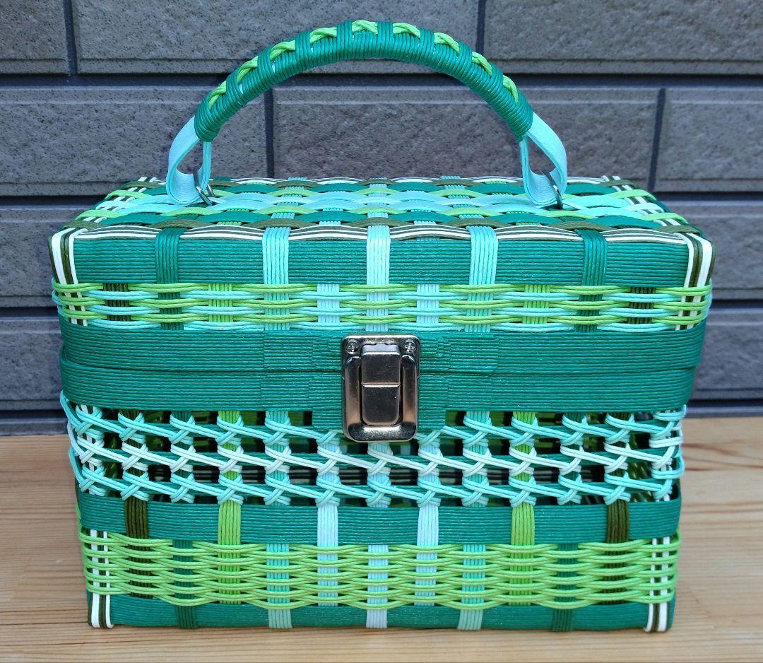 専用　透かし模様(緑色系)クロスステッチ(紫色×薄紫色)らせん模様(新緑色)