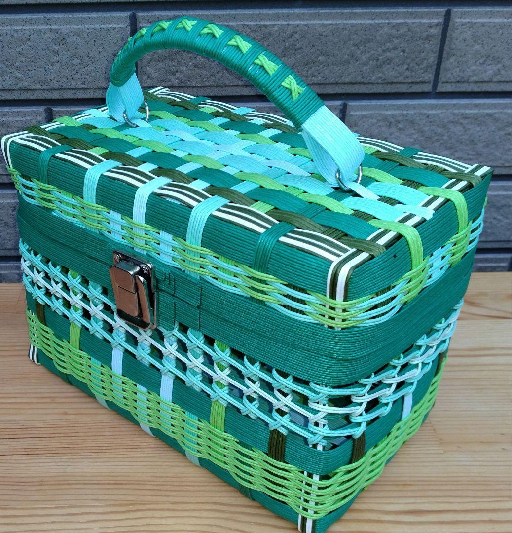 専用　透かし模様(緑色系)クロスステッチ(紫色×薄紫色)らせん模様(新緑色)