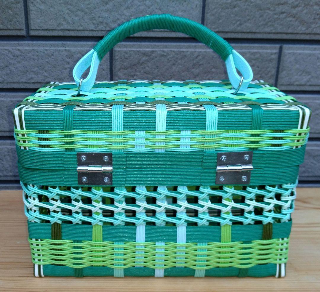 専用　透かし模様(緑色系)クロスステッチ(紫色×薄紫色)らせん模様(新緑色)