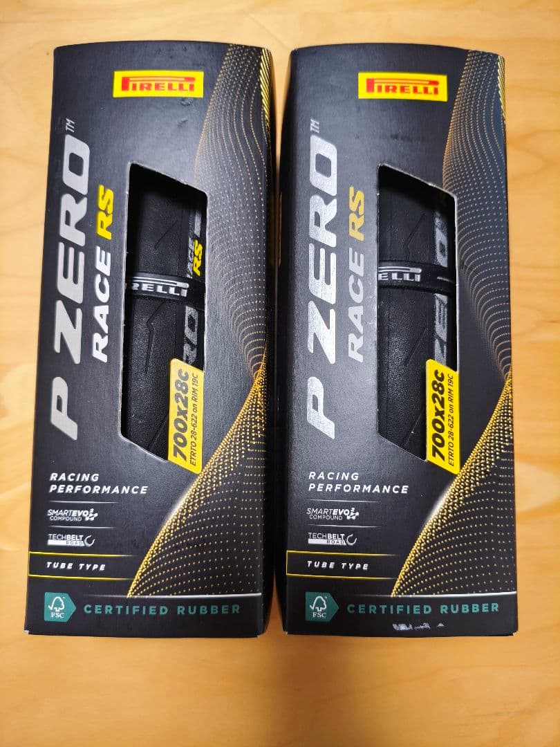 P ZERO RACE RS 700×28C チューブタイプ BLACK