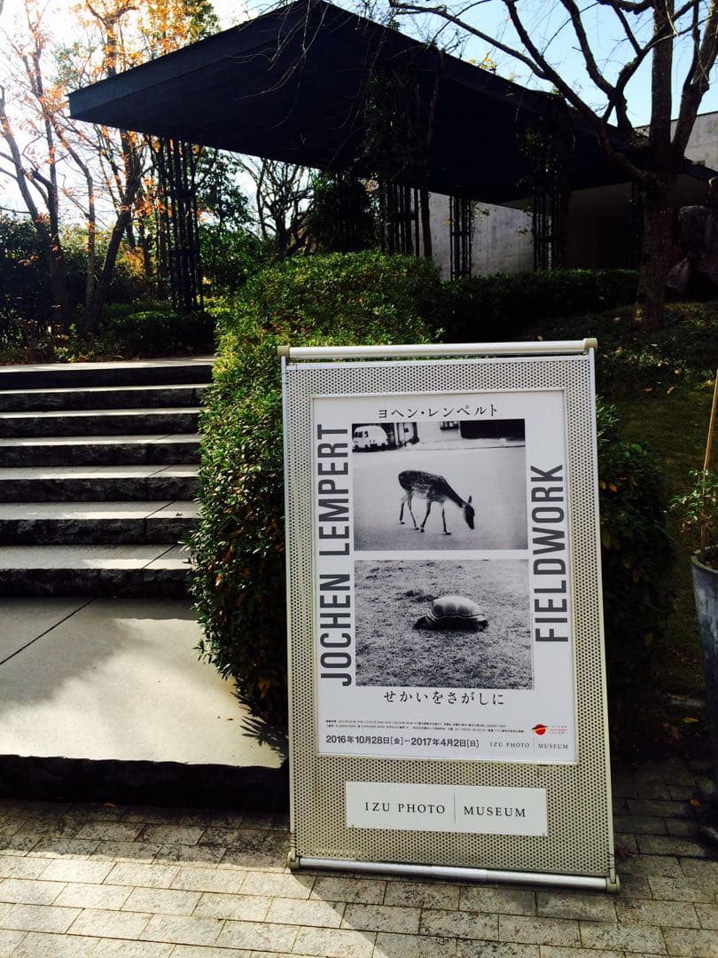 ヨヘン・レンペルト写真集「Field Guide」イズフォトミュージアム