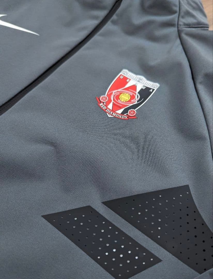 【非売品】浦和レッズトレーニングピステ: グレー