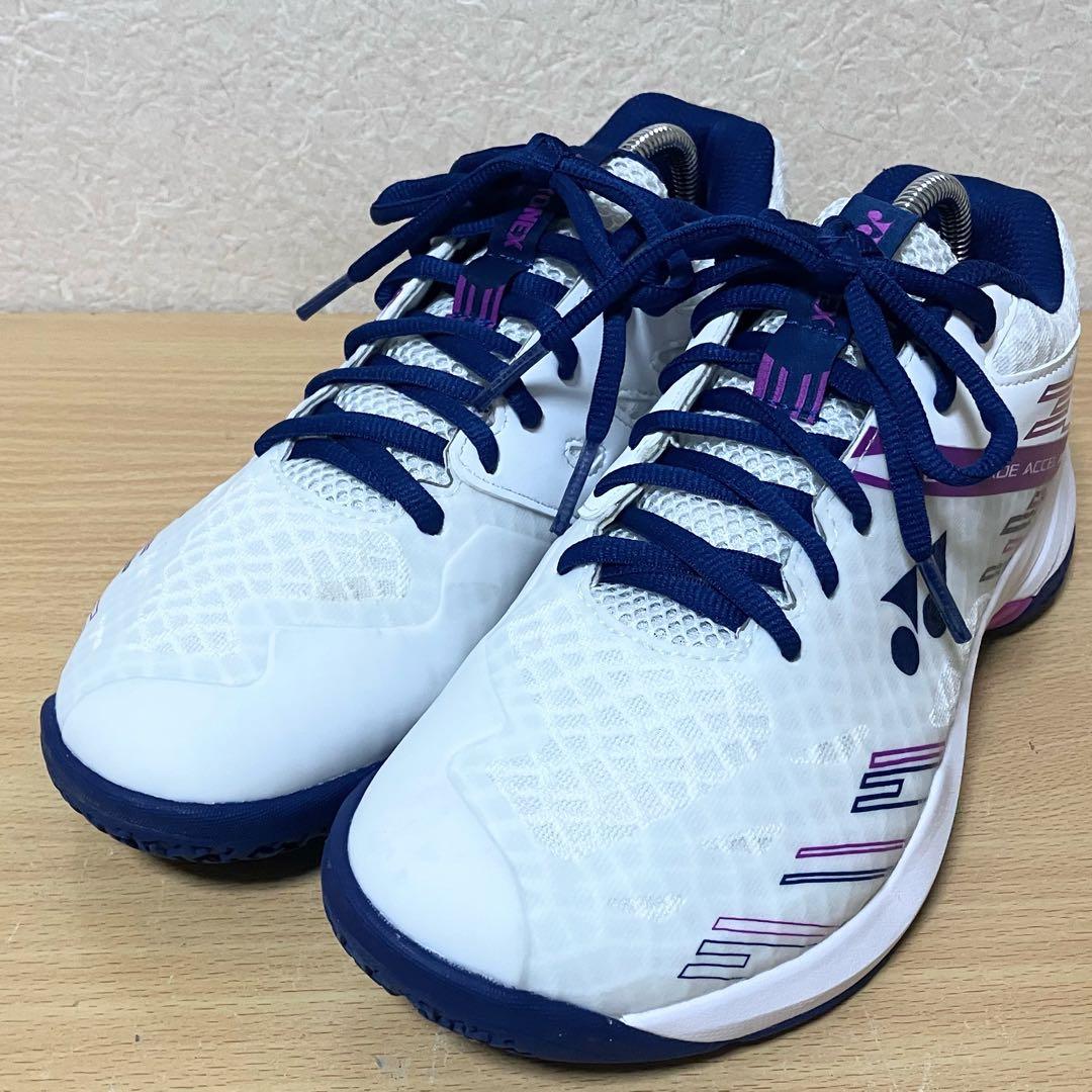 ★美品！YONEX ヨネックス パワークッション カスケードアクセル ミッド24